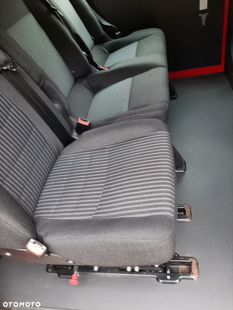 Ford Tourneo Custom - 16