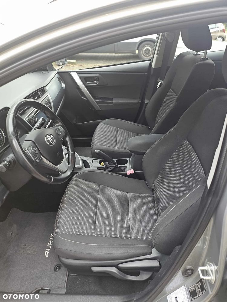 Toyota Auris - 16