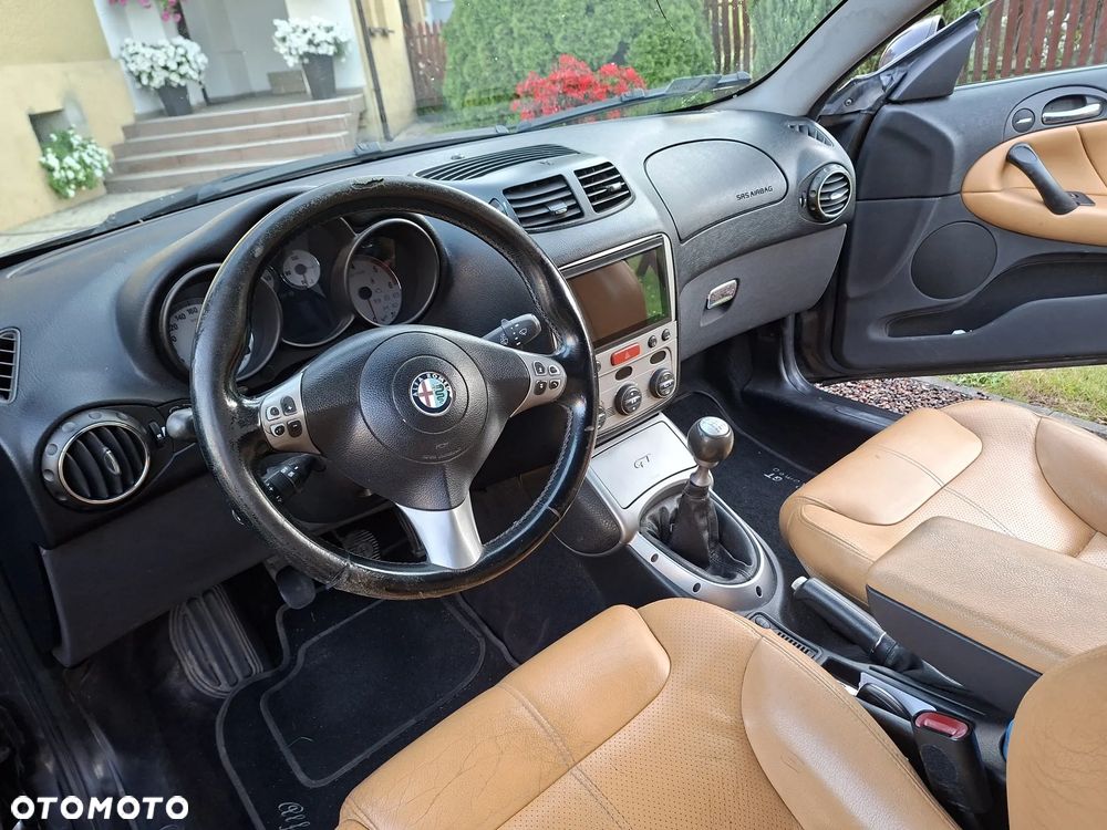 Alfa Romeo GT 1.9JTD 16V Distinctive - 7