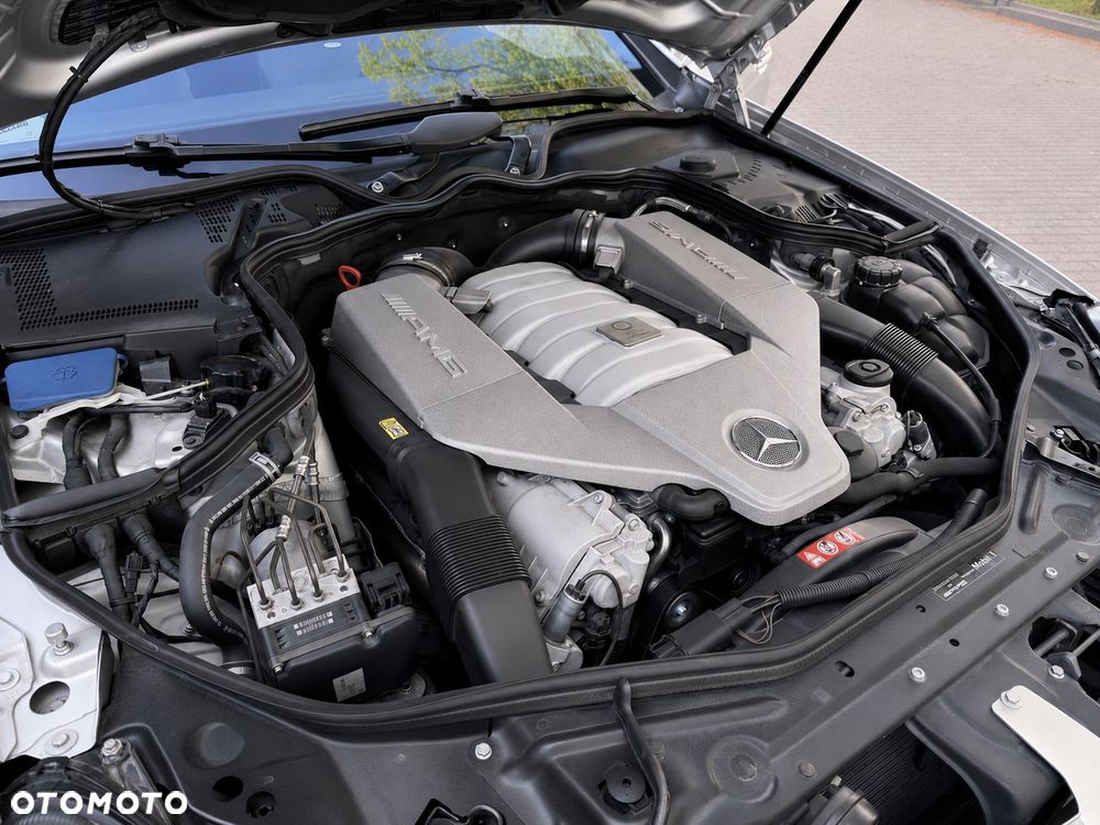 Mercedes-Benz CLS 63 AMG - 21