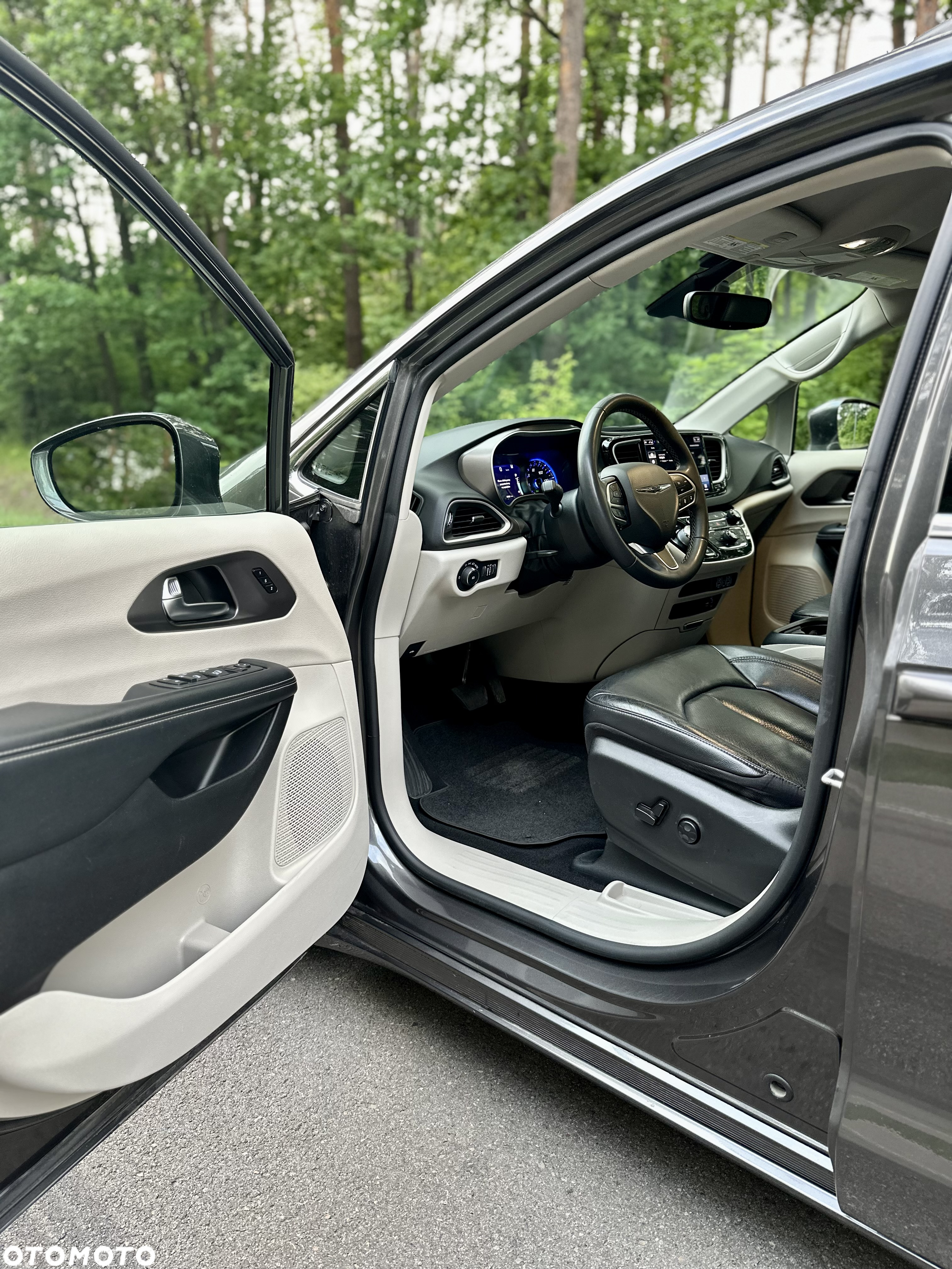 Chrysler Pacifica - 18