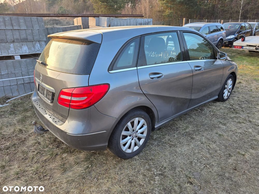 Mercedes-Benz Klasa B 180 CDI (BlueEFFICIENCY) - 6