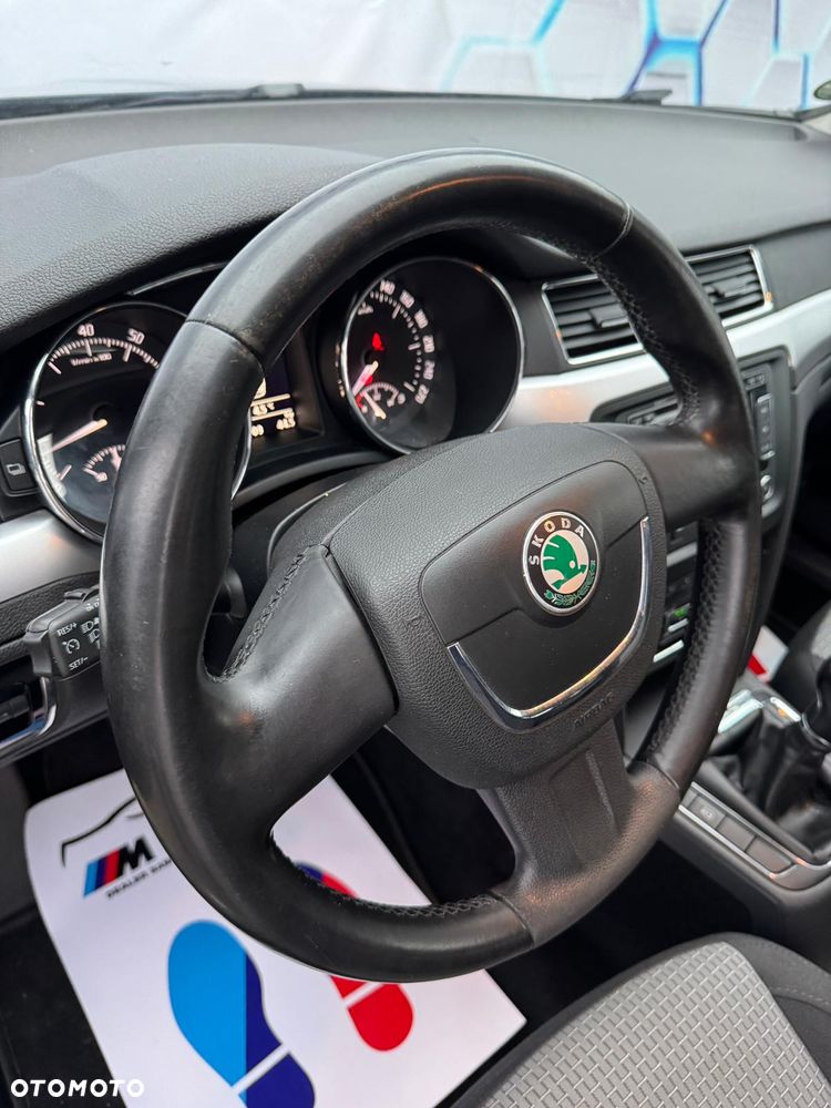 Skoda Superb 1.8 TSI FAMILY - 14