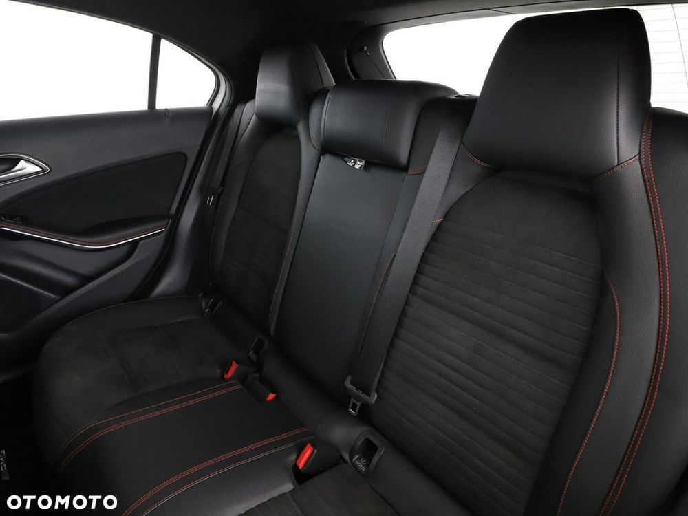 Mercedes-Benz Klasa A 180 7G-DCT AMG Line - 18