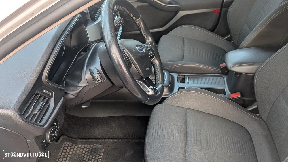 Ford Focus 1.5 TDCi ECOBlue Active X - 15