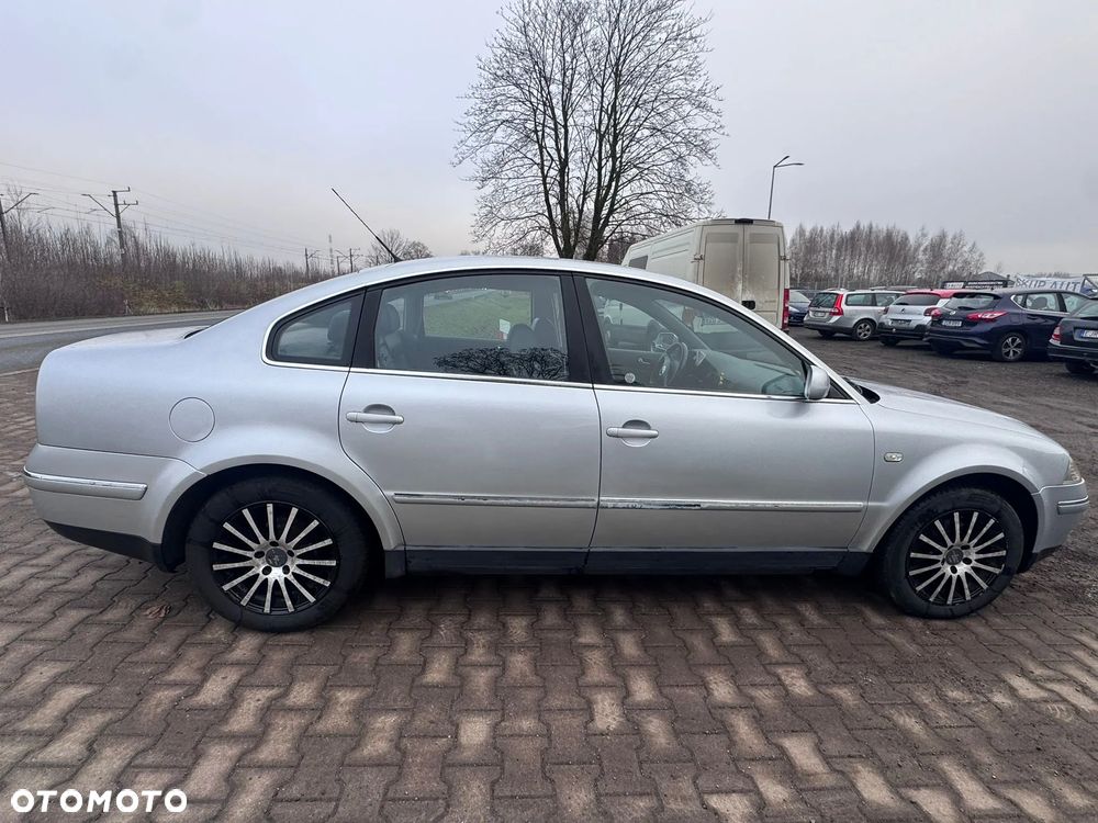 Volkswagen Passat 1.9 TDI Highline - 8