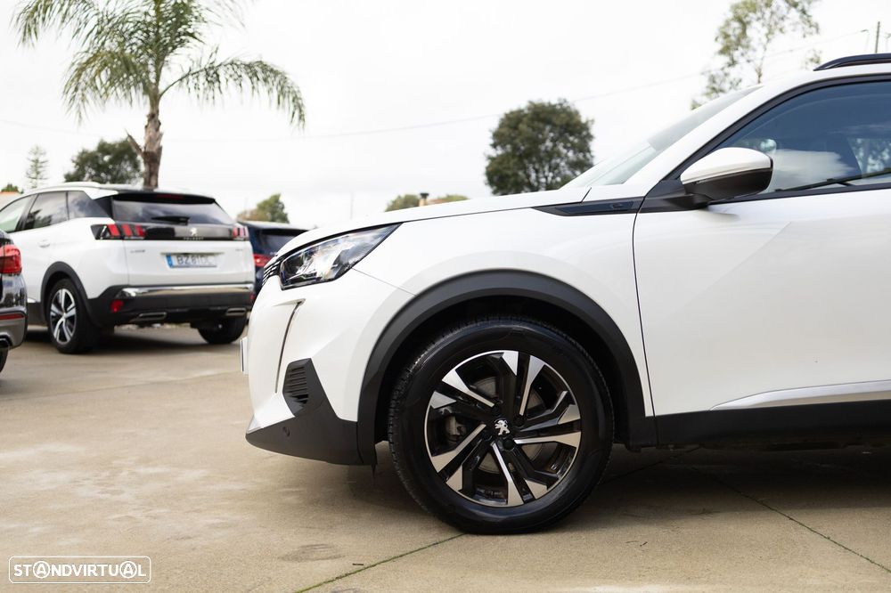 Peugeot e-2008 Allure - 18