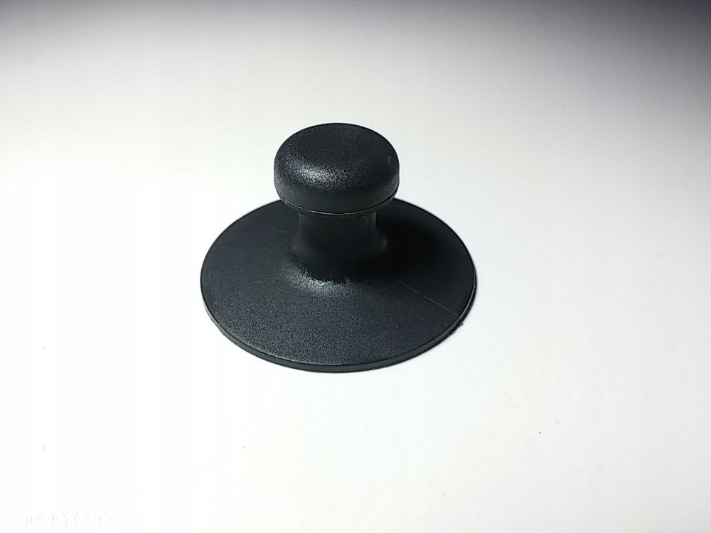 VOLVO spinka klips koleczek dywanika 8641613 OE - 1