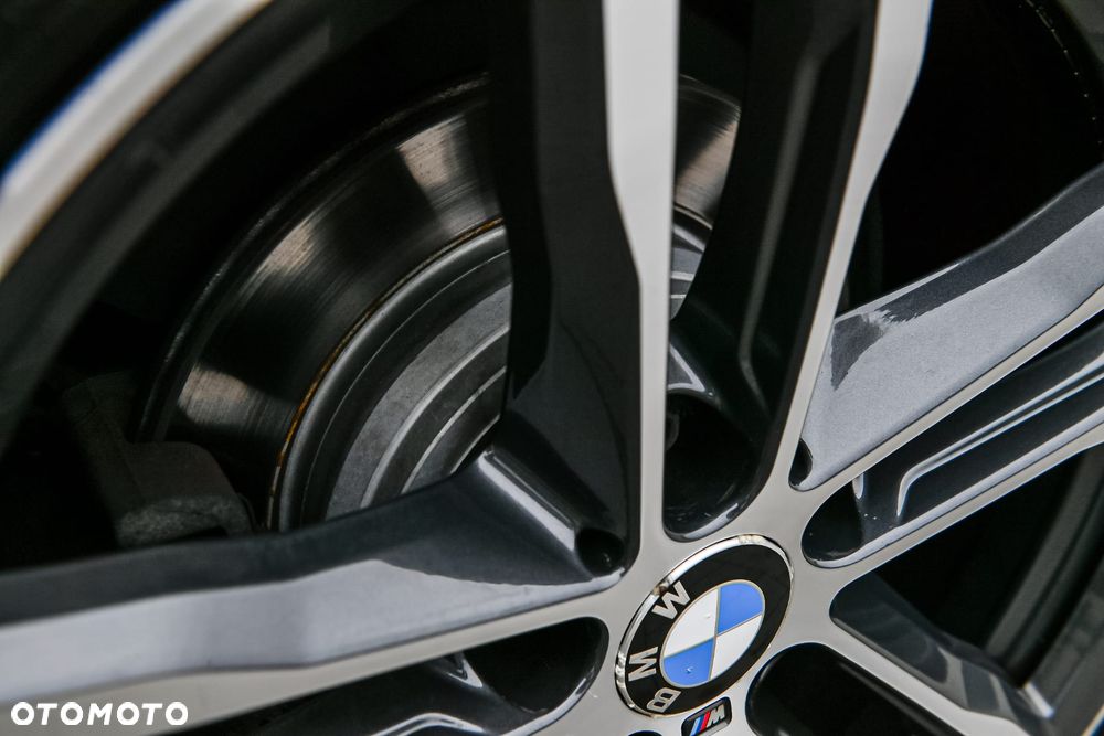 BMW Seria 3 320d xDrive Edition M Sport Shadow - 35