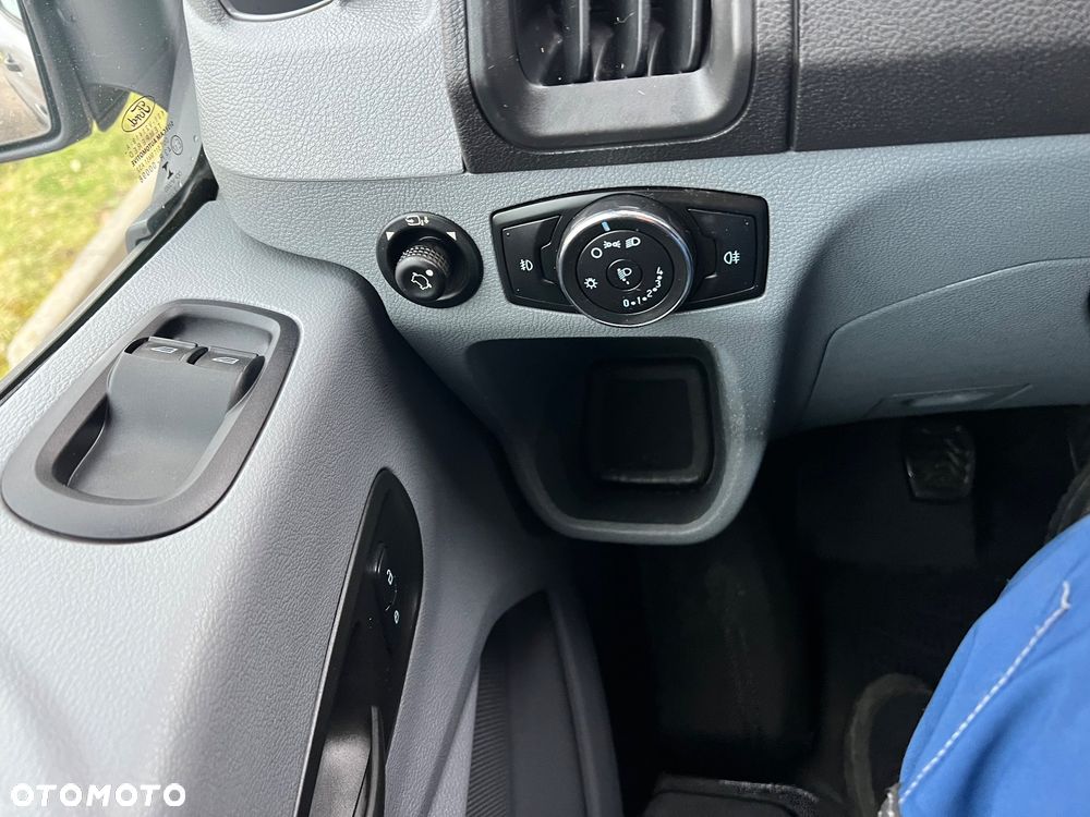 Ford Transit - 17
