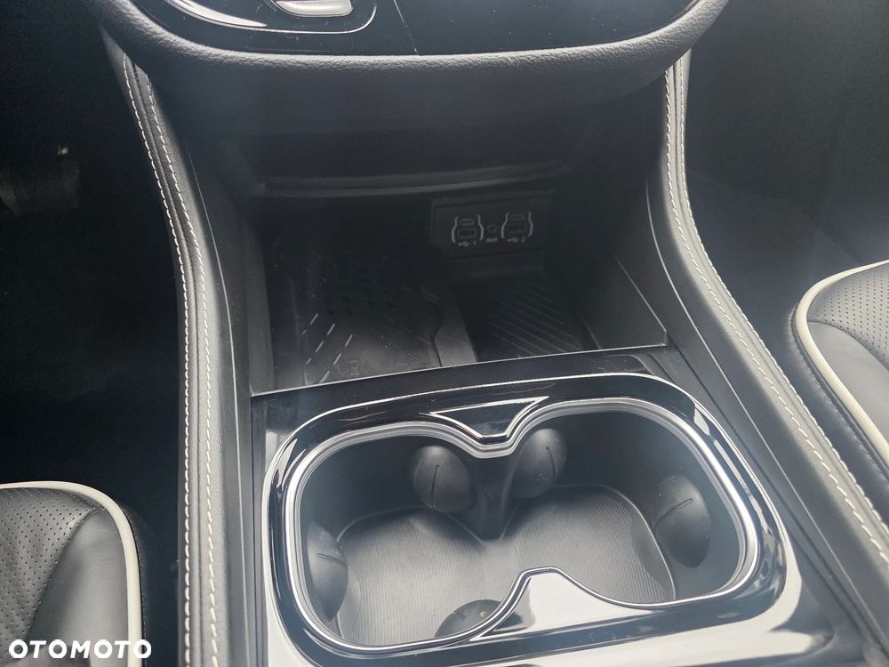 Chrysler Pacifica - 27