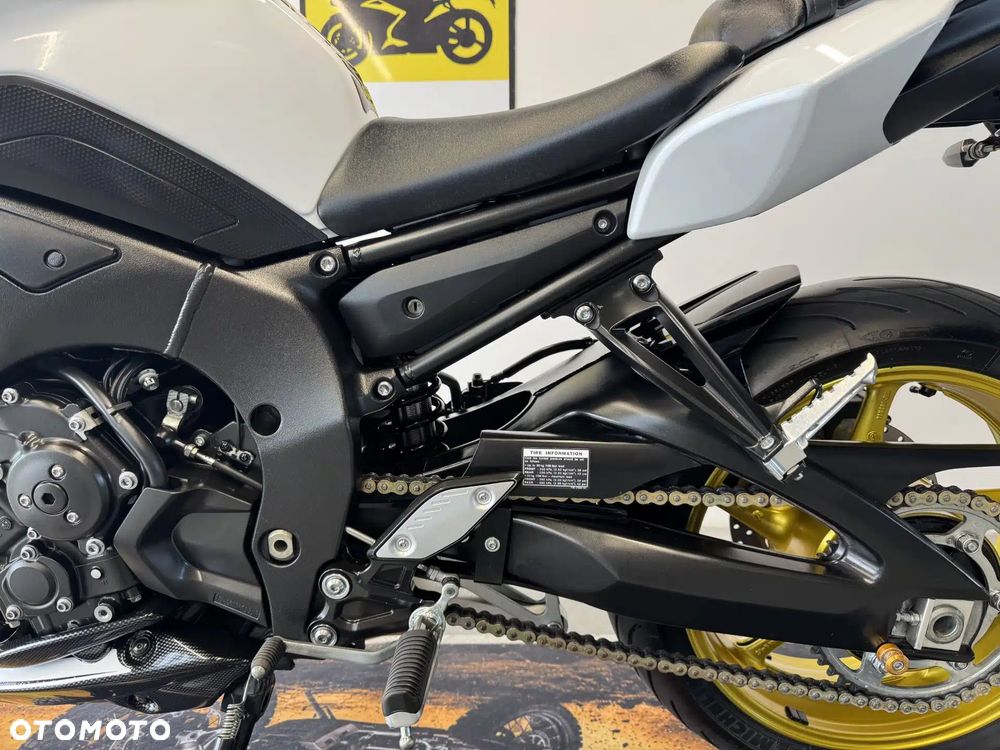 Yamaha FZ8 - 24