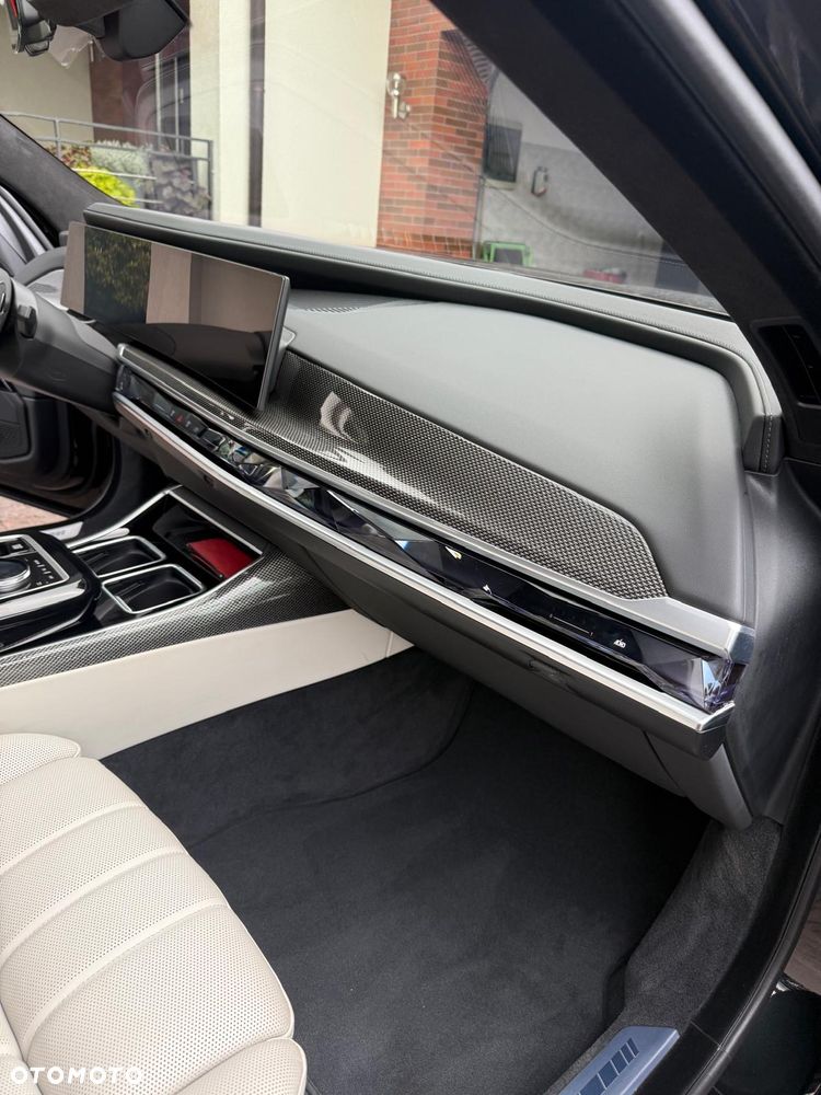 BMW Seria 7 - 21