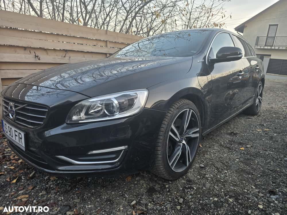 Volvo V60 D6 Plug-In-Hybrid AWD Geartronic Summum - 1