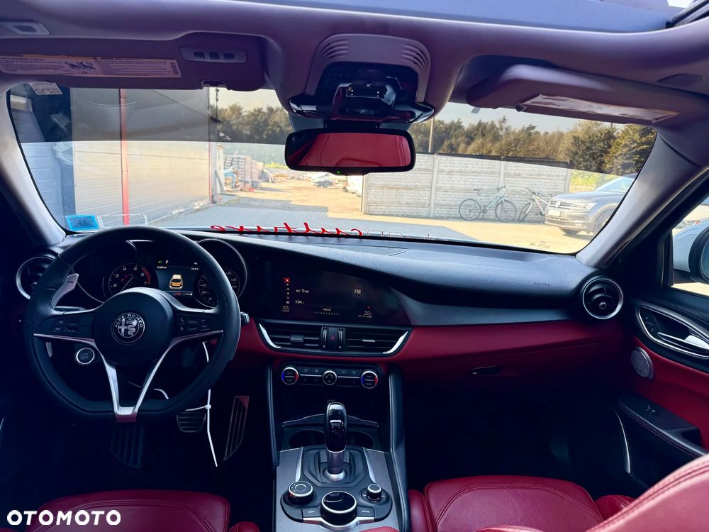 Alfa Romeo Giulia 2.0 Turbo 16V AT8 Veloce Ti - 17