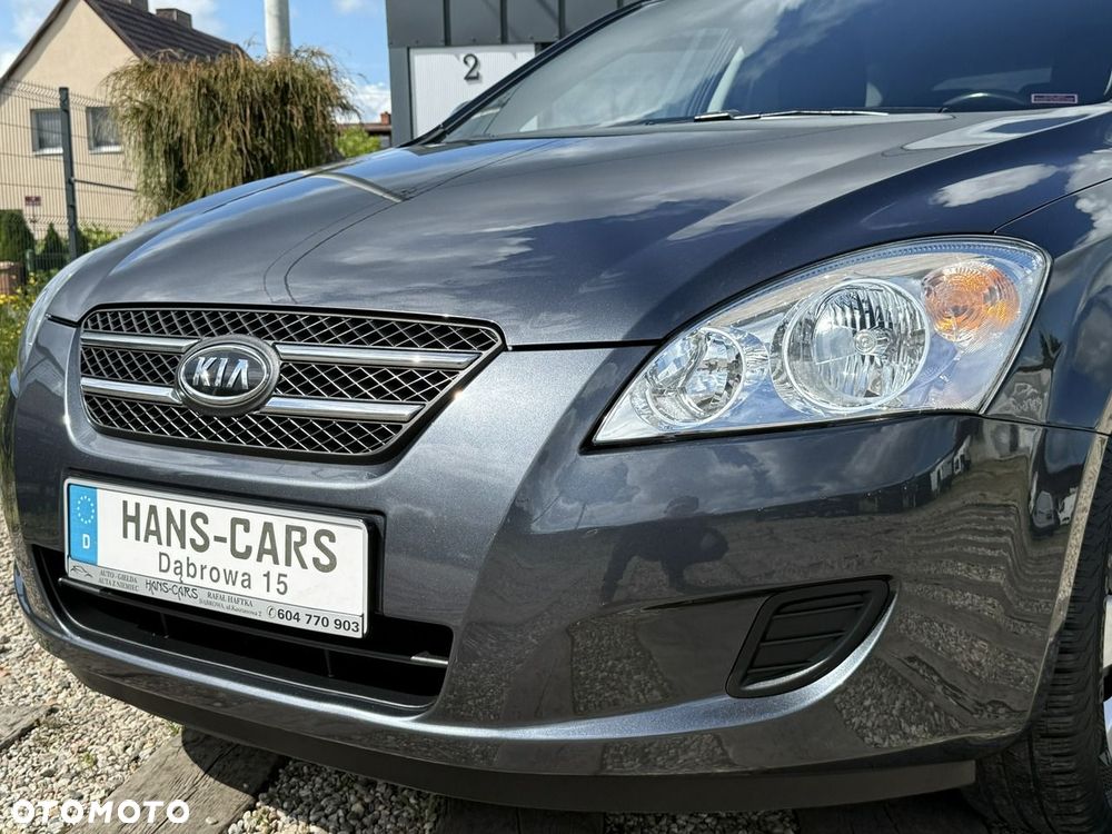 Kia Ceed - 12