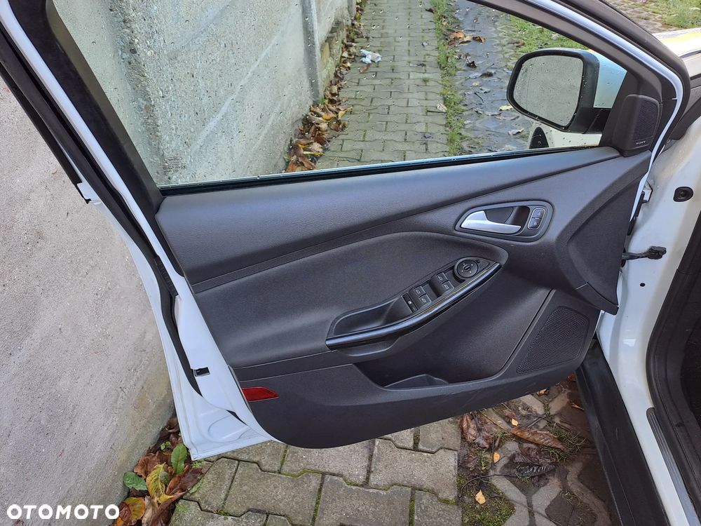Ford Focus 2.0 TDCi Titanium ASS PowerShift - 24