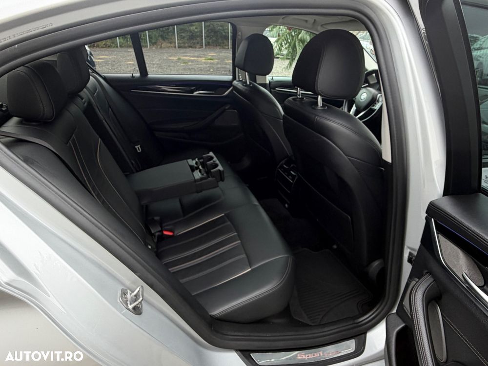 BMW Seria 5 530i xDrive Aut. Sport Line - 11