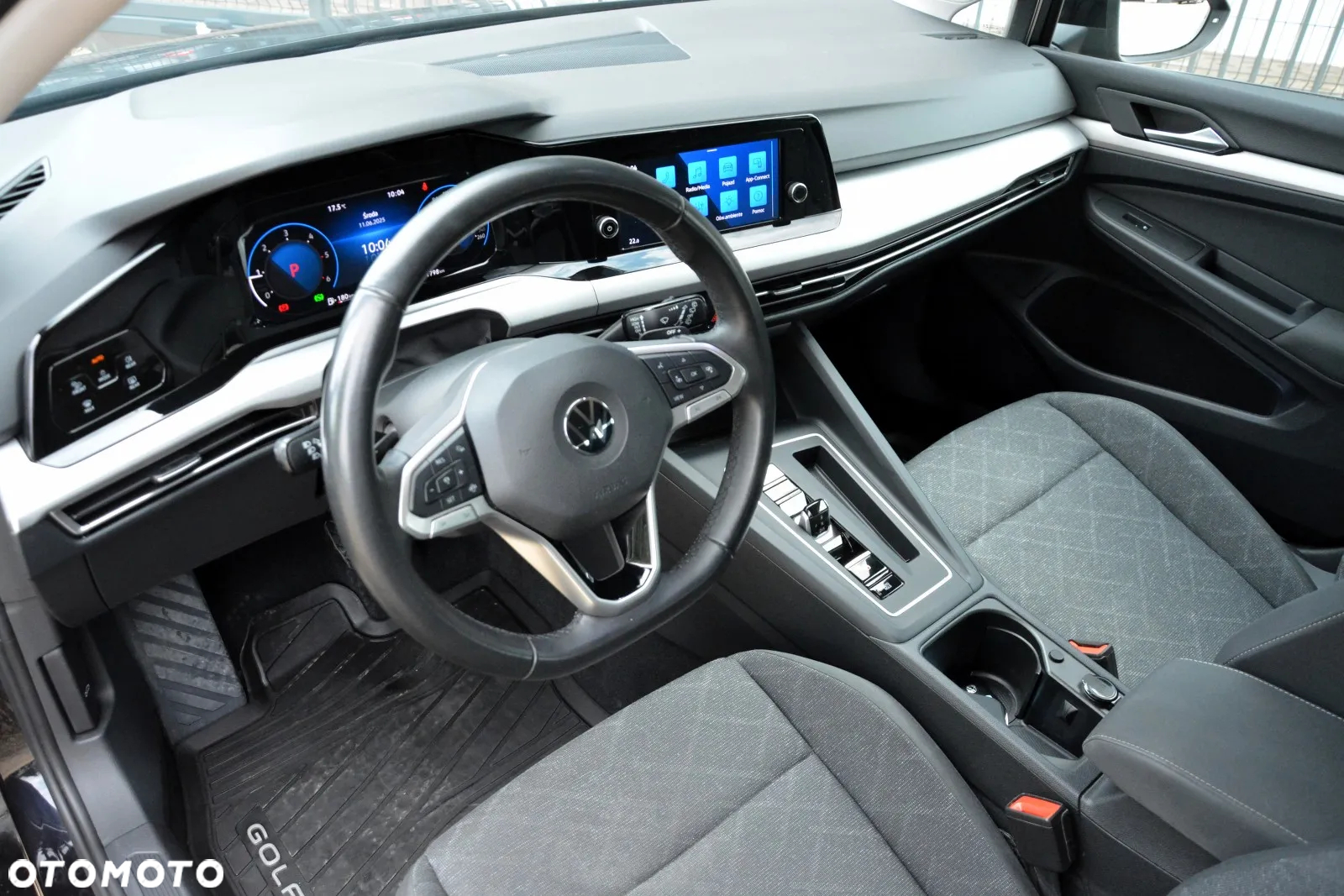 Volkswagen Golf - 10