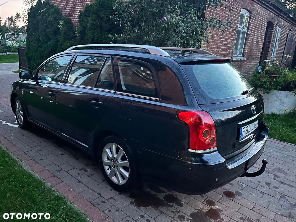 Toyota Avensis 2.0 D-4D High - 4