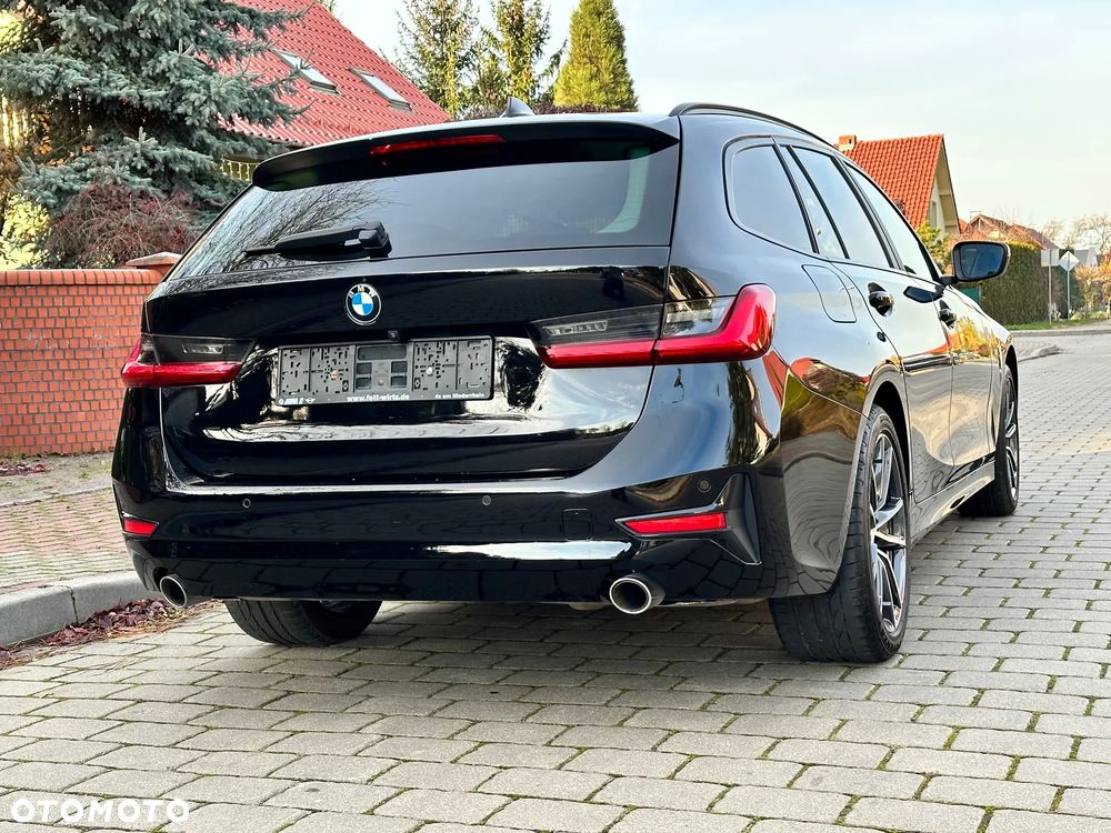 BMW Seria 3 318d Sport Line Shadow - 15