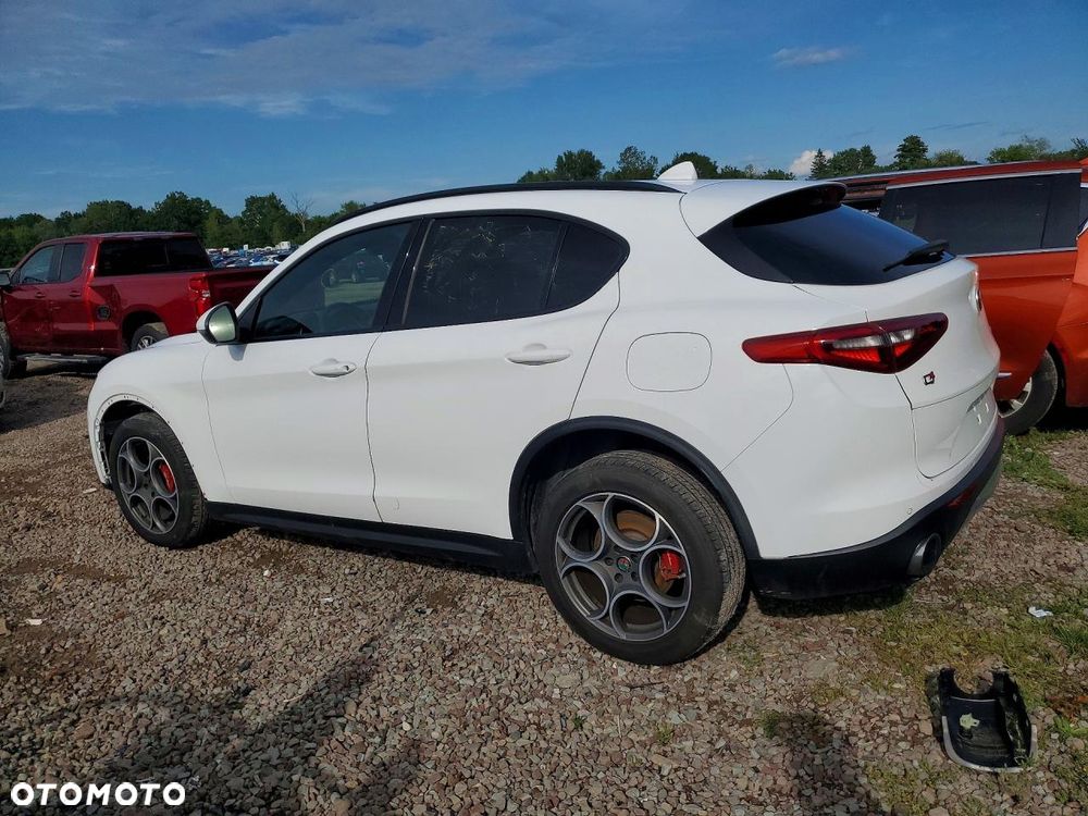 Alfa Romeo Stelvio - 3
