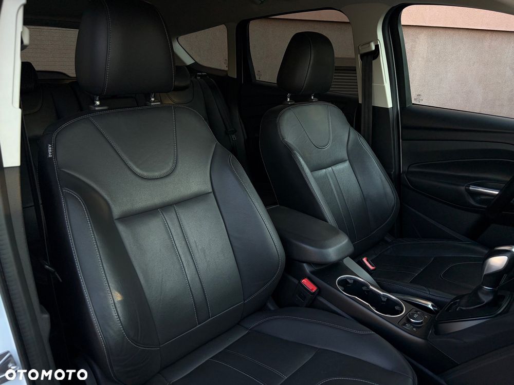 Ford Kuga 2.0 TDCi 4x4 ST-Line - 31