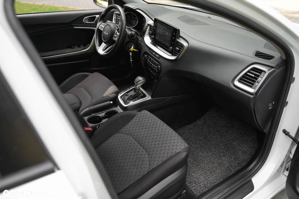 Kia Ceed 1.5 T-GDI Business Line Plus DCT - 23