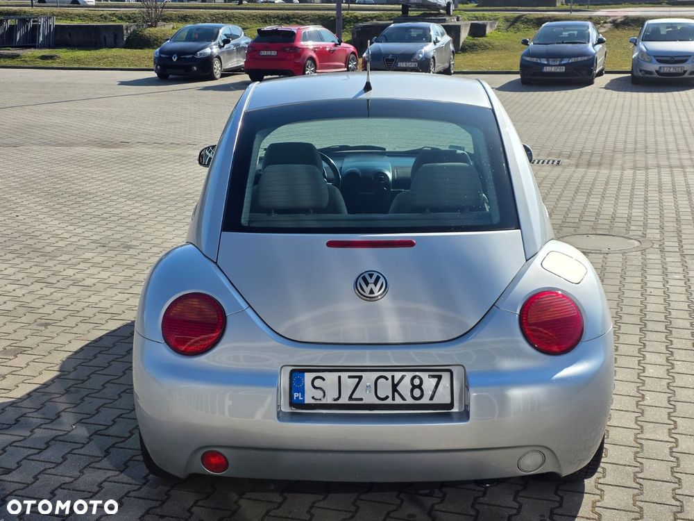 Volkswagen New Beetle - 4