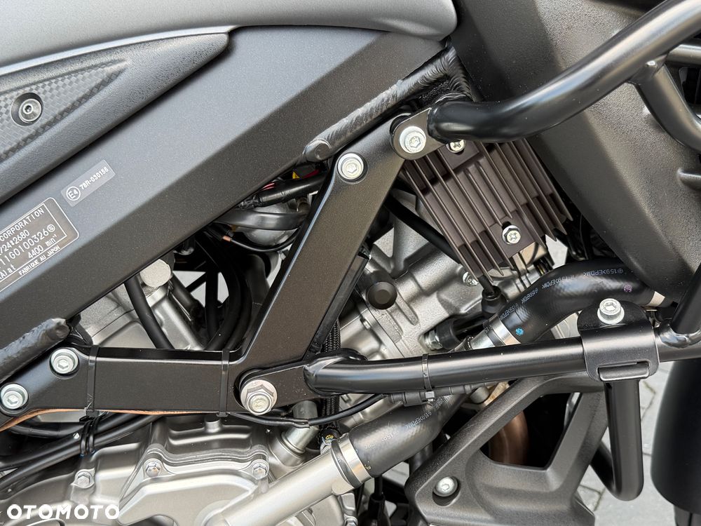 Suzuki V-STROM - 15
