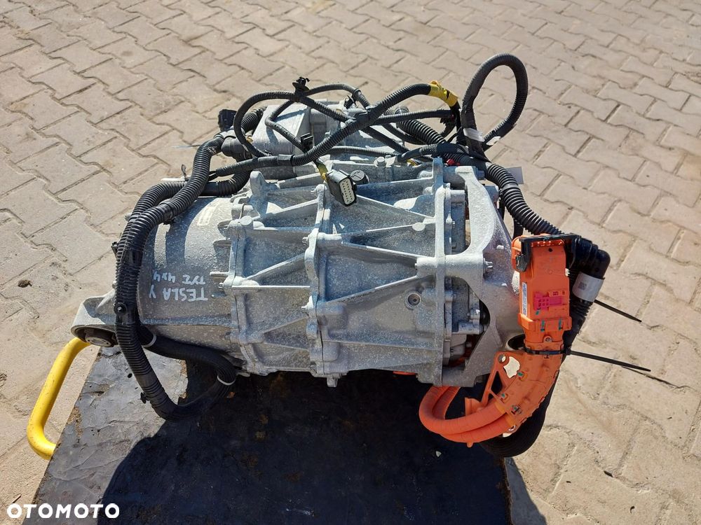 TESLA MODEL Y 2022r SILNIK ELEKRTYCZNY TYŁ DualMotor 1587780-00-B - 1