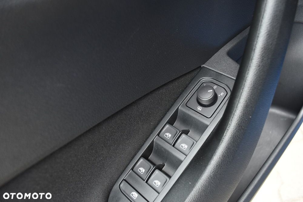 Skoda Kamiq 1.0 TSI Selection DSG - 26