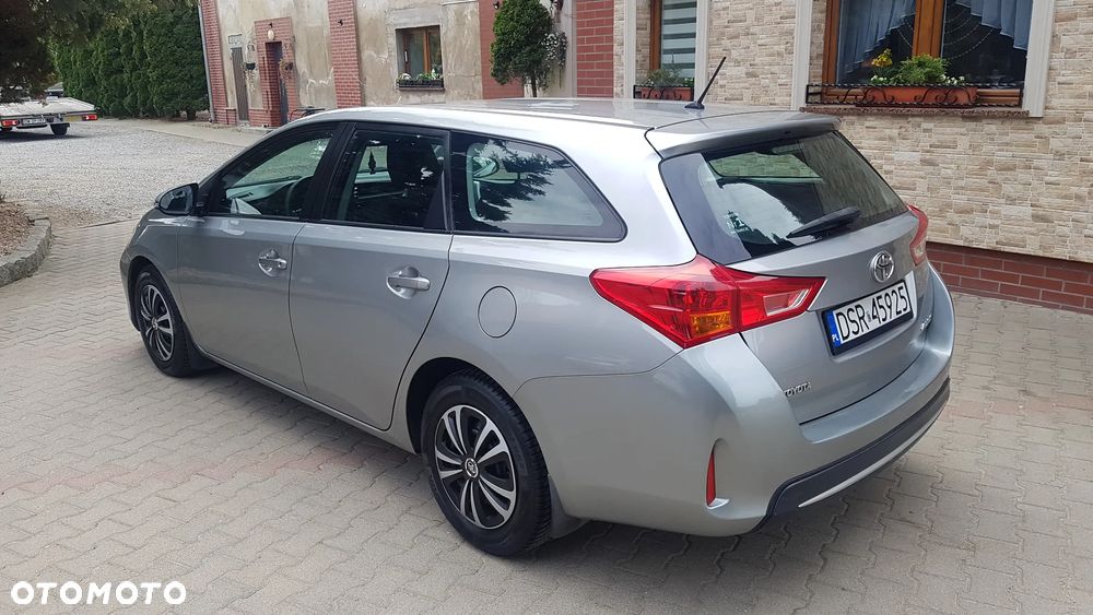 Toyota Auris - 13
