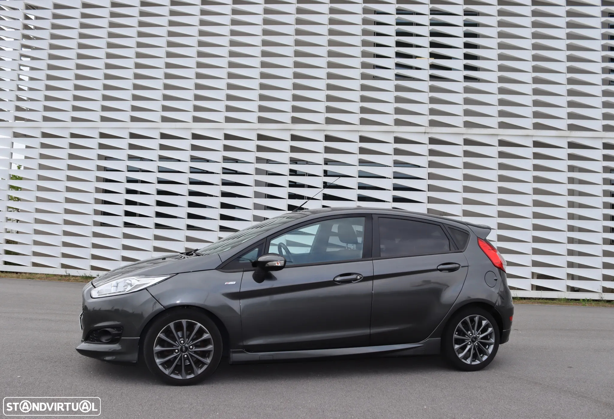 Ford Fiesta - 24