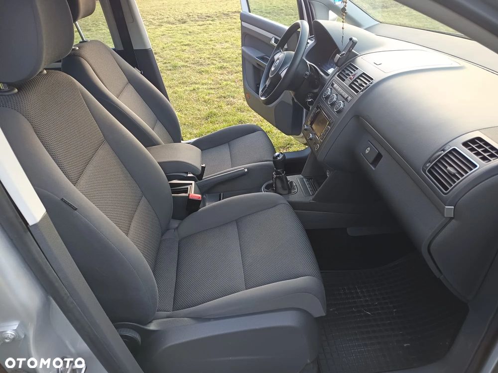 Volkswagen Touran - 6