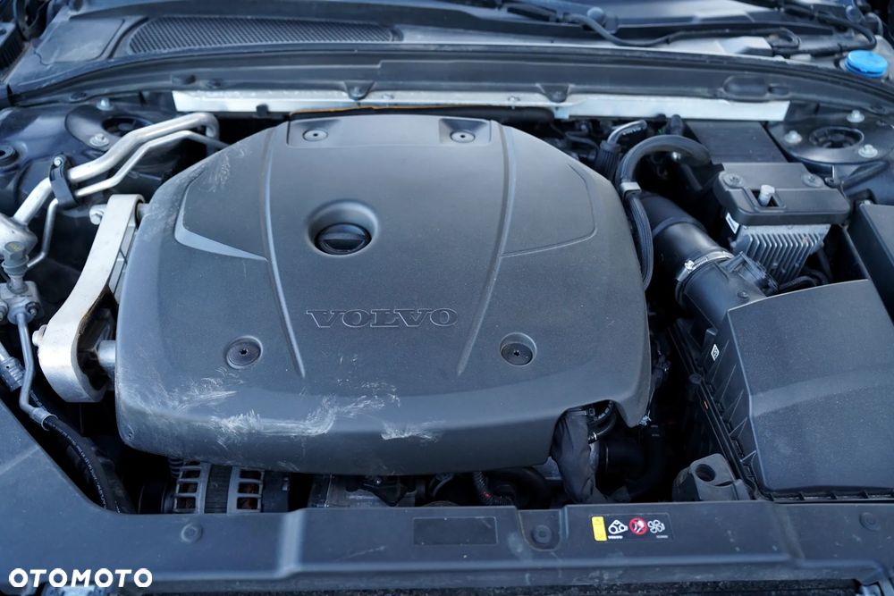Volvo S60 T5 R-Design - 38