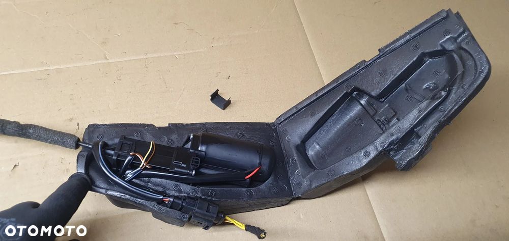 Zamek klapy bagażnika dociąg Audi A8 D3 4E0827383C 4E0827383D - 5