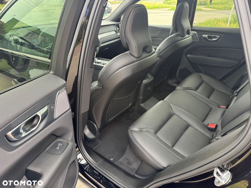 Volvo XC 60 T8 AWD Ultra Black Edition - 34
