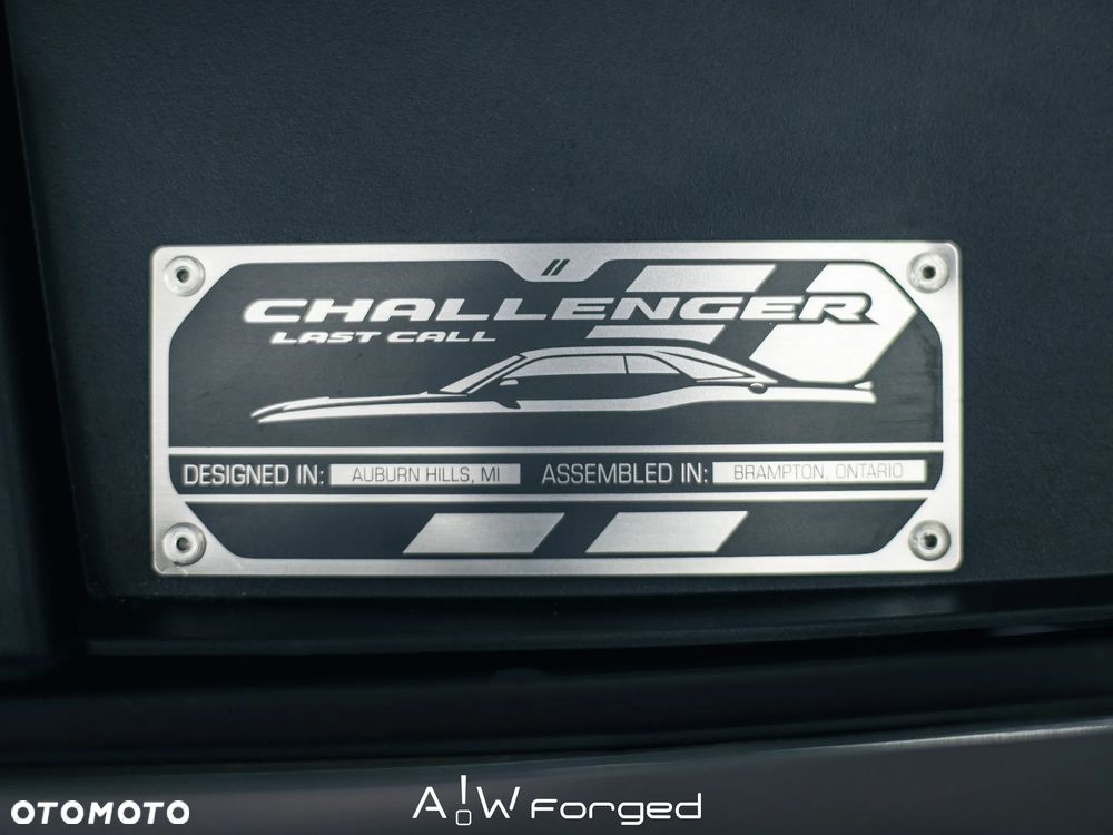 Dodge Challenger 6.2 Hellcat - 40