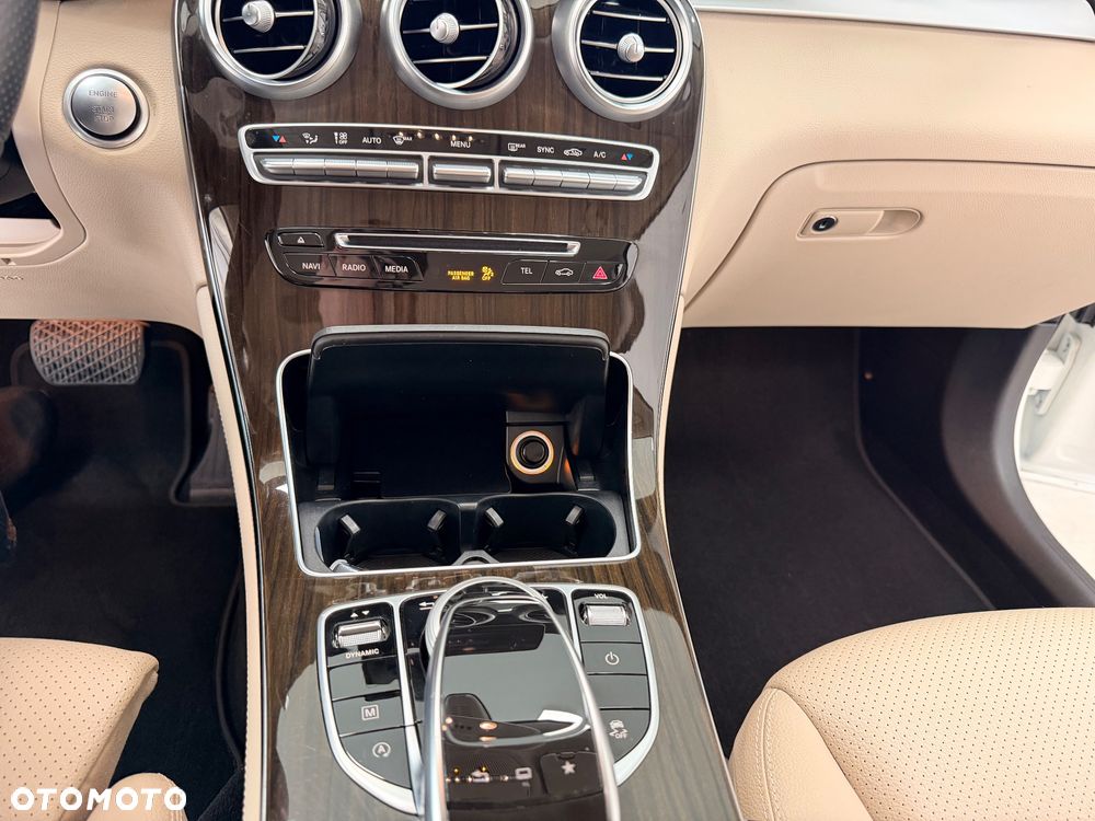 Mercedes-Benz GLC - 23