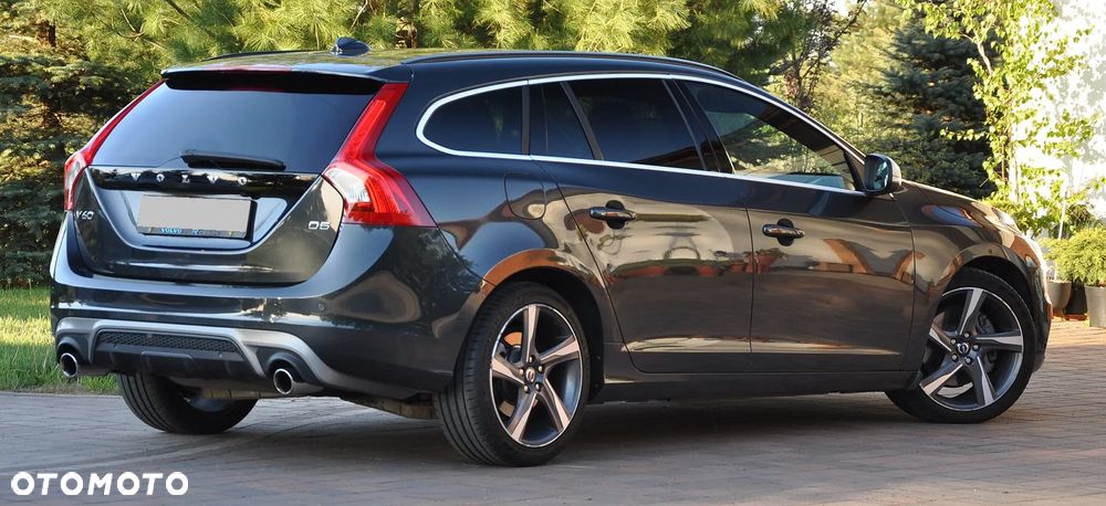 Volvo V60 D5 R-Design - 7