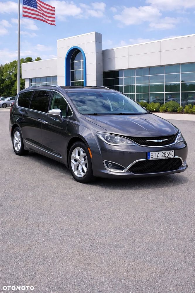 Chrysler Pacifica - 20