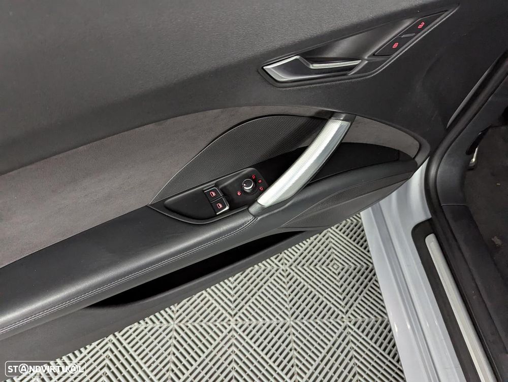 Audi TT Coupé 2.0 TDI S-line - 31