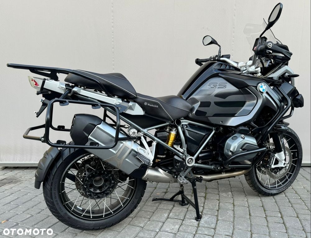 BMW R - 8