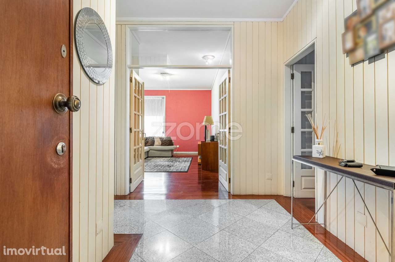 Apartamento T3 Junto ao Corte Inglês com 3 lugares de garagem - Grande imagem: 5/30