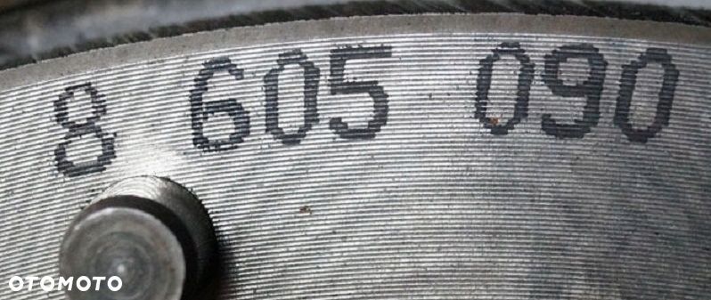 Koło dwumasowe zamachowe  BMW F10 F20 F30 8605090 - 2