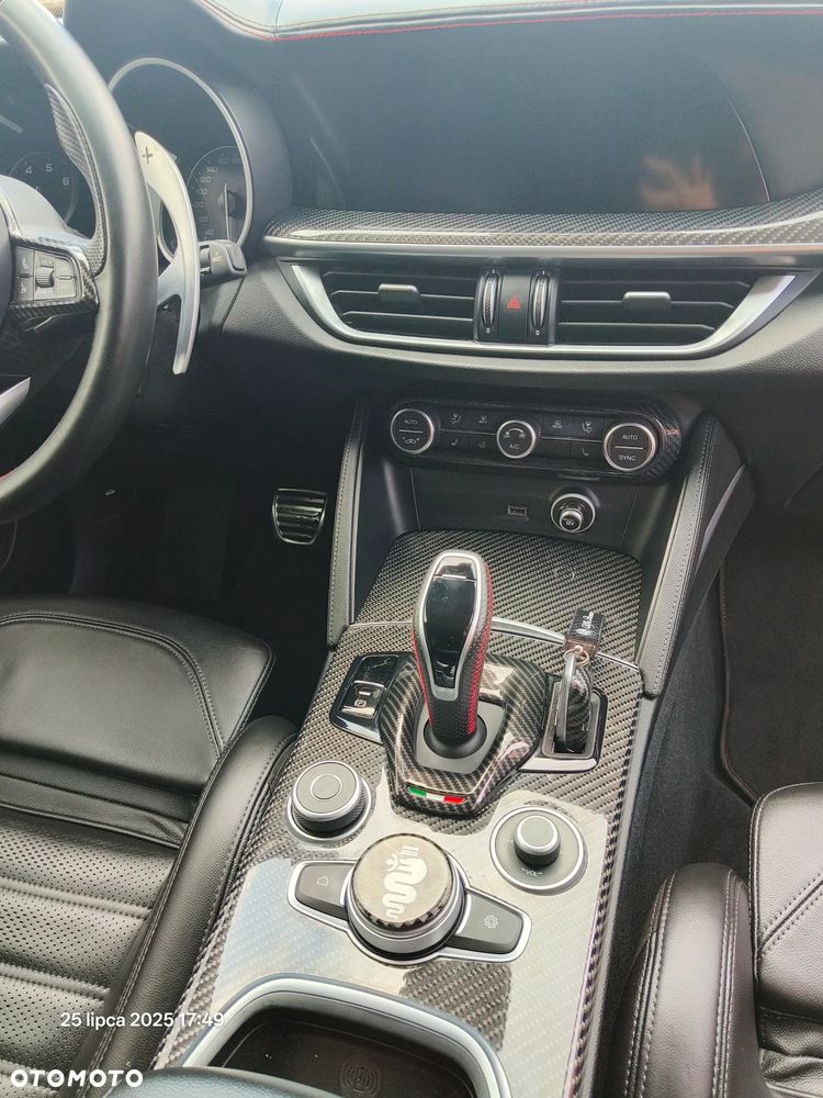Alfa Romeo Stelvio 2.0 Turbo 16V AT8-Q4 Estrema - 25