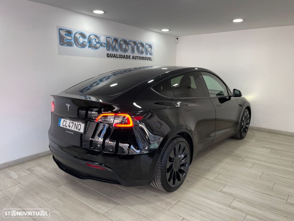 Tesla Model Y Performance Dual Motor AWD - 3