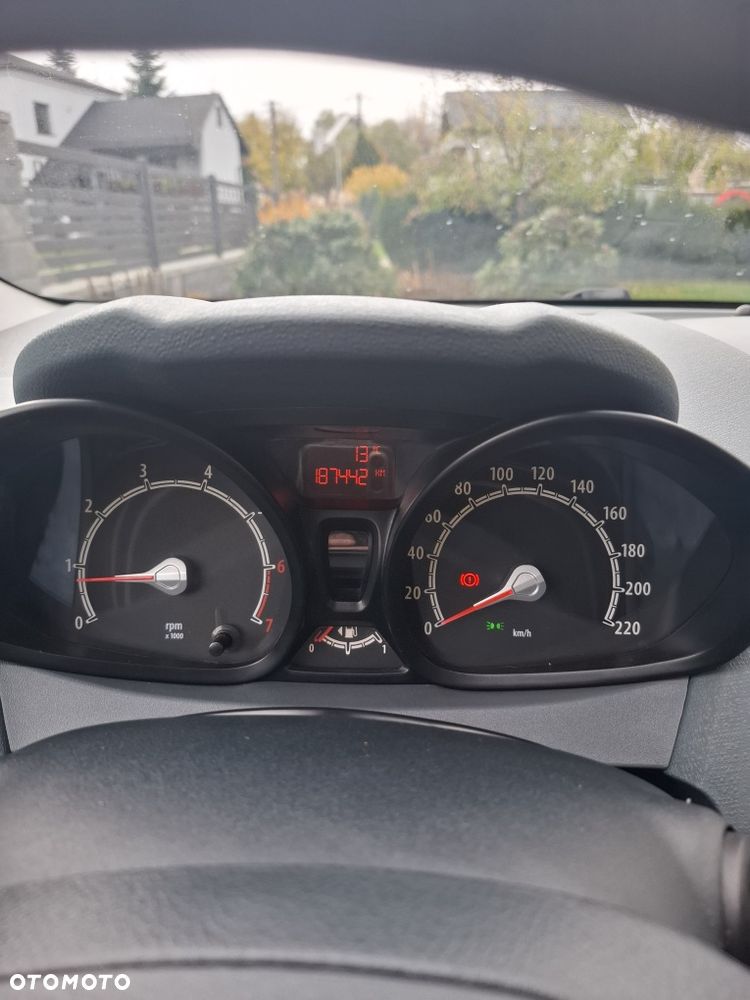 Ford Fiesta - 8