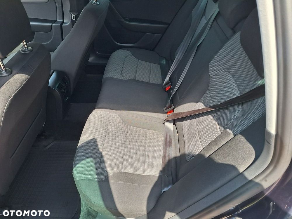 Volkswagen Passat - 14